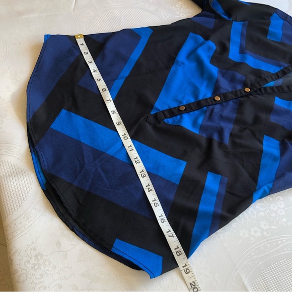 New York & Company Women’s Blue/Black Blouse Size M V-Neck Long Sleeves Shirt - Picture 10 of 16